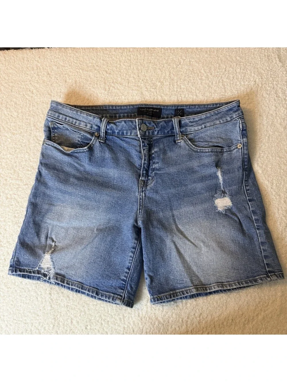 Lucky Brand The Roll Up Women’s Denim Shorts Size 12/31 Distressed Blue Jean